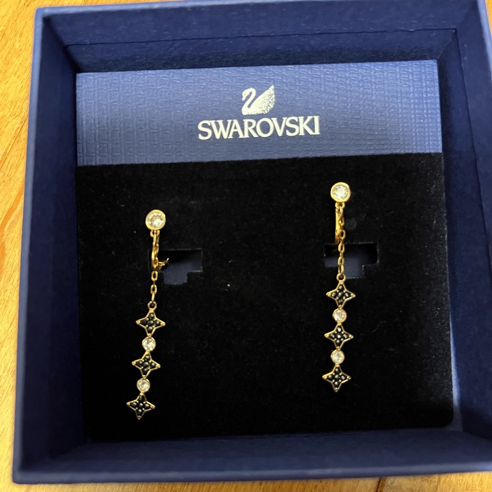 Swarovski dangly clip on earrings nwt